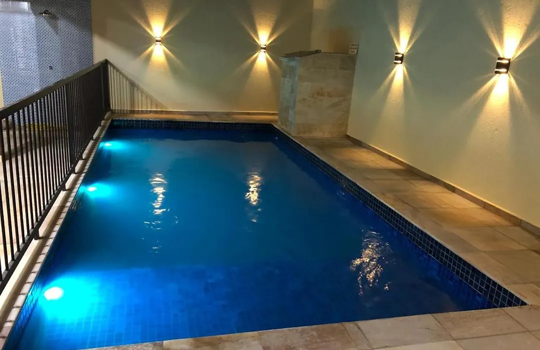 Casa ampla e arejada, com piscina e churrasqueira - 03 dormitórios-1
