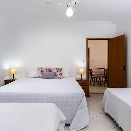 Casa ampla e arejada, com piscina e churrasqueira - 03 dormitórios-2