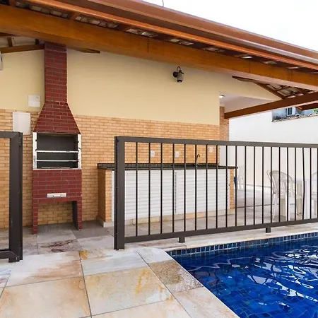 Casa ampla e arejada, com piscina e churrasqueira - 03 dormitórios-3